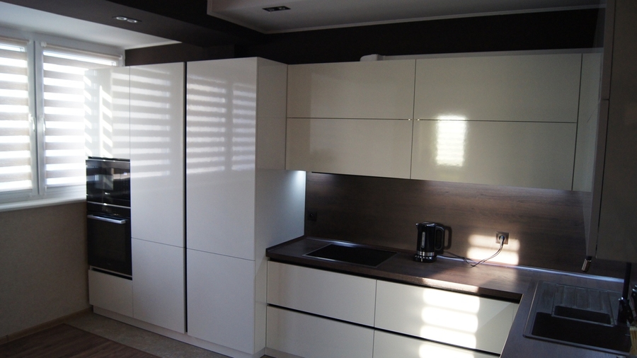 Белый кухонный гарнитур-Кухня из пластика «Модель 270»-фото3