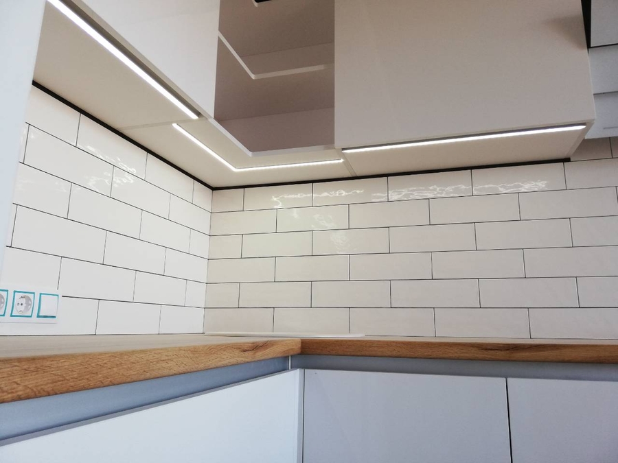 Белый кухонный гарнитур-Кухня МДФ в эмали «Модель 380»-фото4