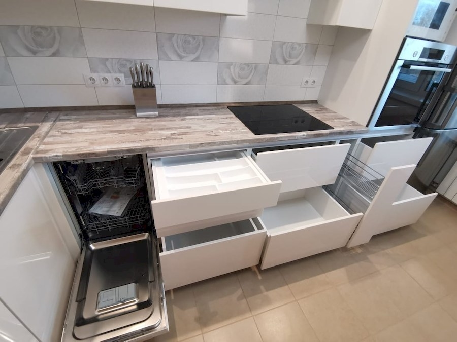 Белый кухонный гарнитур-Кухня МДФ в ПВХ «Модель 574»-фото8